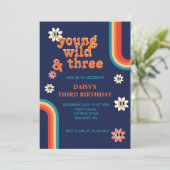 Retro Young Wild und Three Birthday Einladung (Stehend Vorderseite)
