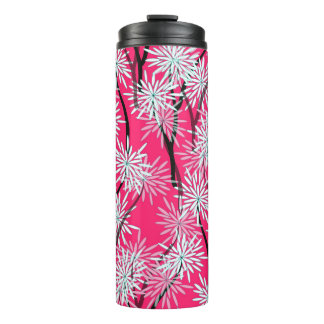 Retroasiatische Blumen-Tapete. Thermosbecher