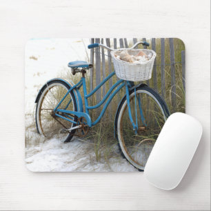 Retroblaues Fahrrad mit Muscheln Mousepad