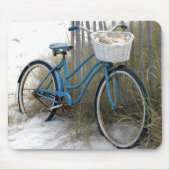 Retroblaues Fahrrad mit Muscheln Mousepad (Vorne)