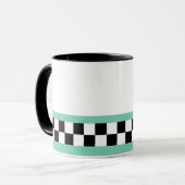 Retrogrün gestreifte Schachbretter Tasse (Vorderseite Links)