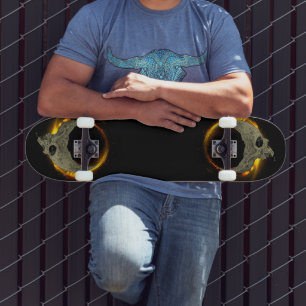 Retromond Toter Brennschädel im Feuer Skateboard