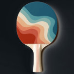 Retrostil Tischtennis Schläger<br><div class="desc">geometrische Muster im Retrostil mit roten,  orangefarbenen,  blauen und türkisfarbenen Streifen</div>