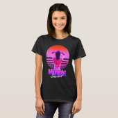 Retrowave Midnight Sunset Girl In The Sea T-Shirt (Vorne ganz)