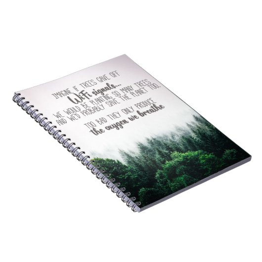 Rett der Bäume Sauerstoff mit nebeliger Walddarste Notizblock (Rechte Seite)