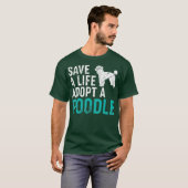 Rett ein Leben adoptiere einen Hunderettungspoodle T-Shirt (Vorne ganz)