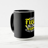 Rett einer Sicherung und eines elektrischen Gesche Tasse (Vorderseite Links)
