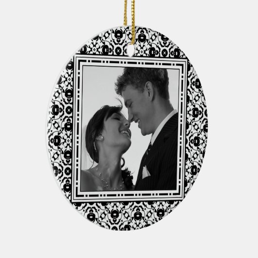 Rett-the-Date-Elegant Schwarz und Weiß Keramikornament (Rechts)