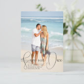 Rett unser Date Raffined Lines Smooth Pen Script Einladung (Stehend Vorderseite)