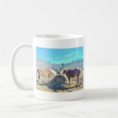 Rettet Pferde, die Heu essen Kaffeetasse (Links)