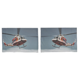 Rettungshubschrauber im Flug Kissenbezug