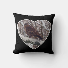 Reversible Buzzard auf der Schneebrücke im Herzen Kissen