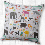 Reversible Tiermenagerie Kissen<br><div class="desc">Viel Spaß für Tierfreunde und Wildtiere auf der ganzen Welt. Safaritiere,  Dschungel,  Bauernhof,  Vögel,  Haustiere und wild lebende Tiere. Ein Monster scheint auch hineingeflossen zu sein. Lavendel auf der einen Seite und Meeresschaum grün auf der anderen. Originelle Kunst von Nic Squirrell.</div>