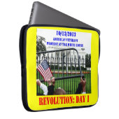 REVOLITION: 1. TAG LAPTOPSCHUTZHÜLLE (Vorne Rechts)