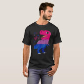 Rex Dinosaur Bisexual Flag Bisexualität Pride Mona T-Shirt (Vorne ganz)