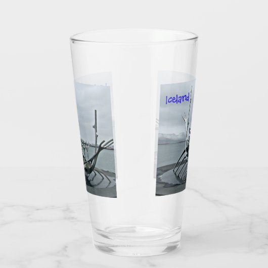 Reykjavik Island Glas (Rechts)