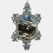 Reynolds Mountain vom Logan Pass beim Glacier Park Schneeflocken Zinn-Ornament (Links)