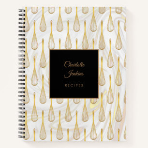 Rezeptbuch mit goldenem Schneebesenmuster und Marm Notizblock