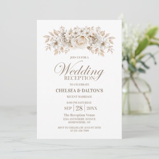 Rezeption für Hochzeiten mit weißer Blume Einladung (Stehend Vorderseite)