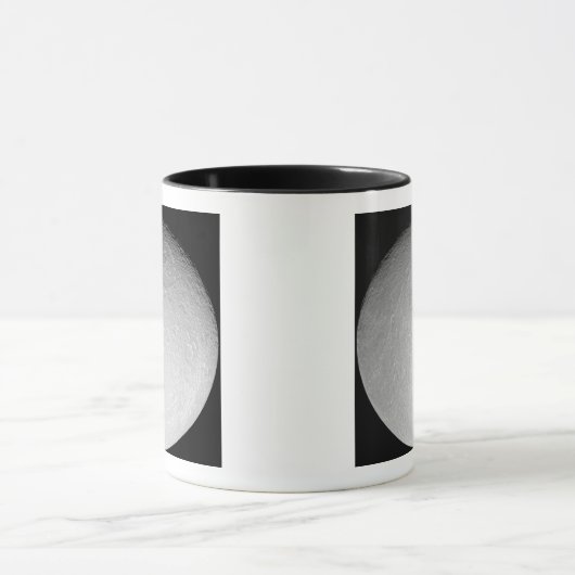 Rhea des Saturn-Eismondes Tasse (Zentrum)