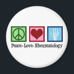 Rheumatologie der Liebe Frieden Magnet<br><div class="desc">Ein niedliches rheumatologisches Geschenk für einen Arzt,  der mit Patienten mit rheumatoider Arthritis und anderen rheumatischen Erkrankungen arbeitet. Rheumatologie der Liebe Frieden.</div>