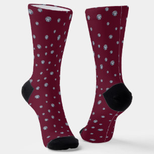 Rhinestones auf dunkelrot socken