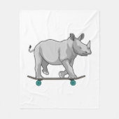 Rhino als Skater mit Skateboard Fleecedecke (Vorderseite)