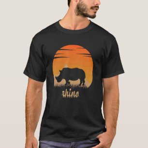 Rhino Tier heiß im Berg in der Natur T-Shirt