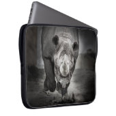 Rhinoceros: Wildtierportrait. Laptopschutzhülle (Vorne Rechts)