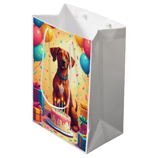 Rhodesian Ridgeback Geburtstagsfeier Mittlere Geschenktüte (Vorderseite Schrägansicht)