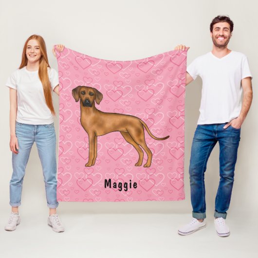 Rhodesian Ridgeback Hund auf rosa Herzen mit Namen Fleecedecke (Beispiel)