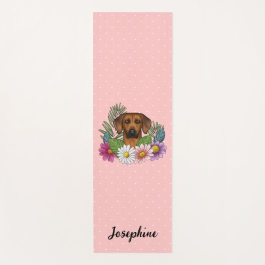 Rhodesian Ridgeback Hund mit Blume und Name Rosa Yogamatte (Vorderseite)
