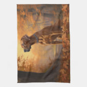 Rhodesian Ridgeback im Herbstfall Inspiriert Geschirrtuch (Vertikal)