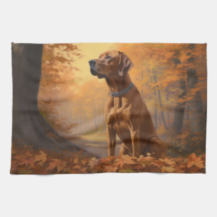 Rhodesian Ridgeback im Herbstlaubfall inspiriert Geschirrtuch