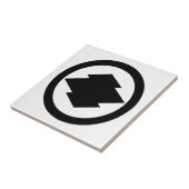 Rhombische Kiefernrinde im Kreis Fliese (Seite)