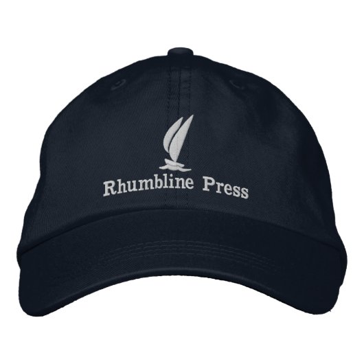 Rhumbline Presse-Hut Bestickte Baseballkappe (Vorderseite)