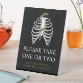 Rib Cage Schlange Halloween Trick oder Treaters Ca Sockelschild (In Situ)