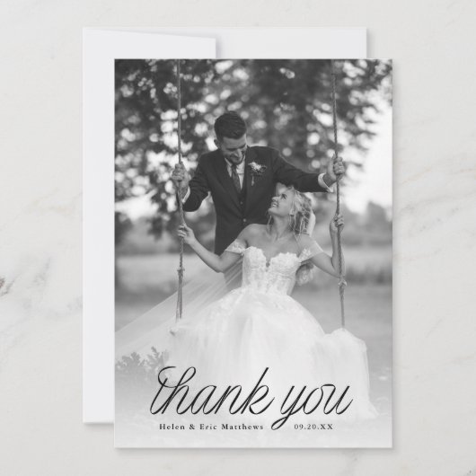 Ribbon Black Script Minimalist Wedding Photo Dankeskarte (Vorderseite)