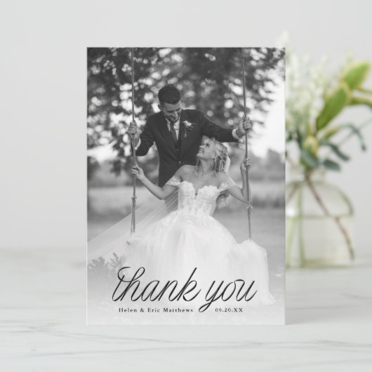 Ribbon Black Script Minimalist Wedding Photo Dankeskarte (Stehend Vorderseite)