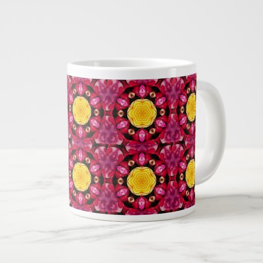 Rich Carmine Base & Banana Yellow Pattern Jumbo-Tasse (Vorderseite Rechts)