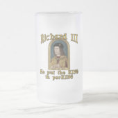 Richard III setzte den König in Parkt-shirt ein Mattglas Bierglas (Mittel)