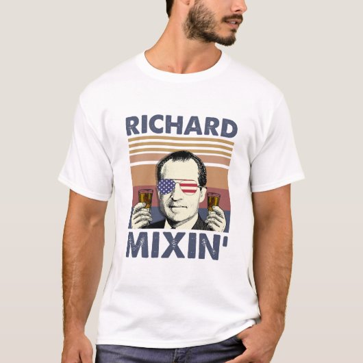 Richard Mixin Beer Drinking 4th Of July T-Shirt (Vorderseite)