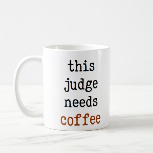 Richter braucht Kaffee Tasse (Links)