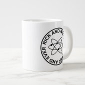 Rick and Morty Forever and Ever Atomic Abzeichen Jumbo-Tasse (Vorderseite Rechts)