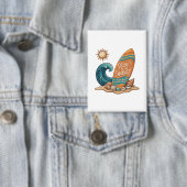Ride the Waves Surfboard Illustration - Tropisch B Button (Insitu)