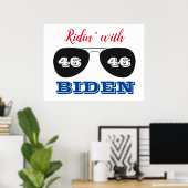 Ridin' mit Biden 46 Aviator-Sonnenbrille Poster (Heimbüro)
