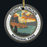 Riding Mountain National Park Kanada Vintages Abze Keramik Ornament<br><div class="desc">Riding Mountain National Park Vektorgrafik Design. Der Park ist Zuhause zu Grasland und tiefen Wäldern von Wolfspackungen,  von Orchideen und Lilien,  von Seen und Feuchtgebieten,  die mit Leben singen.</div>