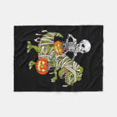 Riding Mummy Dinosaur T Rex Halloween Funny Pumpki Fleecedecke (Vorderseite (Horizontal))