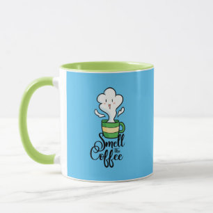 Riechen Sie die Tasse des Kaffees