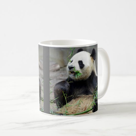 Riesenpanda isst Bambus Kaffeetasse (VorderseiteRechts)